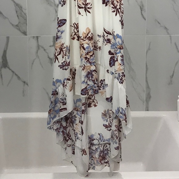 Gorgeous ruffled high low dress - Picture 2 of 5